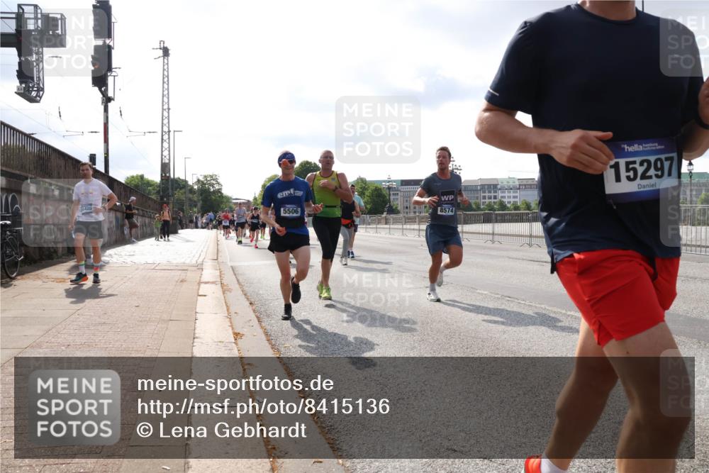 29.06.2025 - hella hamburg halbmarathon Lena Gebhardt http://msf.ph/oto/8415136 29.06.2025 09:50:50 Lombardsbrücke 15420, 5506, 8574, 15297, 1209, 1256, 1358, 1441, 1677, 1688, 1697, 1700, 1882, 1962, 2546, 2568, 2579, 2675, 2719, 2826, 3056, 3626, 3947, 4205, 4229, 4380, 4398, 4893, 5026, 5087, 5387, 5472, 5506, 5508, 5745, 5752, 5916, 6080, 6429, 6458, 6529, 6639, 6649, 6686, 6687, 7026, 7110, 7116, 7284, 7635, 8091, 8122, 8450, 8574, 8958, 8966, 9017, 9116, 9365, 9380, 9833, 10064, 10193, 10218, 10415, 10469, 10783, 10922, 11281, 11284, 11305, 11379 meine-sportfotos.de