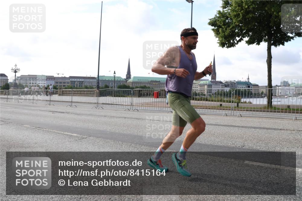 29.06.2025 - hella hamburg halbmarathon Lena Gebhardt http://msf.ph/oto/8415164 29.06.2025 09:40:09 Lombardsbrücke 34, 35, 51, 52, 53, 54, 2144, 2659, 3720, 6380, 6530, 9255, 9447, 10650, 11678, 12678, 14717, 14933, 15495, 16120, 16245, 16988, 17402, 19075 meine-sportfotos.de