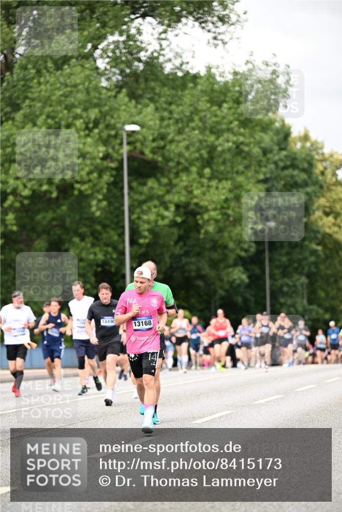 29.06.2025 - hella hamburg halbmarathon Dr. Thomas Lammeyer http://msf.ph/oto/8415173 29.06.2025 10:45:12 Kennedybrücke 1018, 1037, 1075, 1323, 2042, 2299, 3293, 3306, 3432, 3810, 4612, 4906, 5059, 5351, 5753, 6076, 6098, 6163, 6229, 6806, 7108, 7585, 7956, 8378, 8429, 8430, 8878, 9237, 9946, 9962, 10166, 10920, 10940, 11053, 11176 meine-sportfotos.de