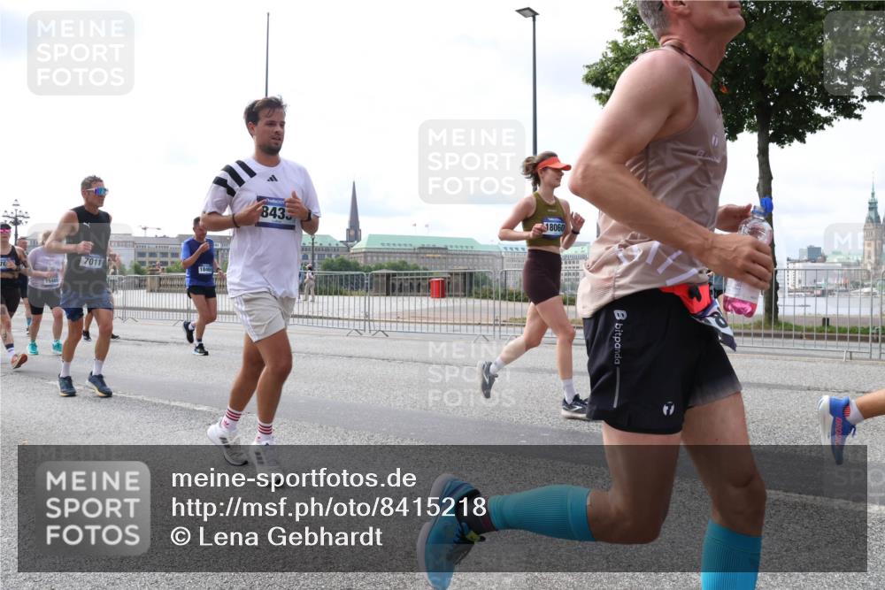 29.06.2025 - hella hamburg halbmarathon Lena Gebhardt http://msf.ph/oto/8415218 29.06.2025 10:17:31 Lombardsbrücke 76, 15465, 7011, 8435, 18060, 1015, 1083, 1137, 1204, 1274, 1298, 1348, 1356, 1458, 1477, 1749, 1795, 2094, 2259, 2305, 2548, 2860, 2908, 3210, 3292, 3464, 3466, 3802, 3803, 4194, 4218, 4852, 5002, 5023, 5390, 5611, 5733, 5929, 5930, 5995, 6126, 6128, 6254, 6336, 6352, 6520, 6522, 6786, 7011, 7258, 7291, 7410, 7413, 7445, 7566, 7647, 7844, 7945, 8144, 8210, 8253, 8309, 8351, 8433, 8558, 8895, 8983, 9152, 9259, 9400, 9798, 9848 meine-sportfotos.de