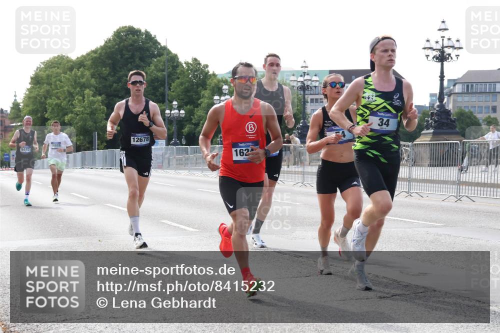 29.06.2025 - hella hamburg halbmarathon Lena Gebhardt http://msf.ph/oto/8415232 29.06.2025 09:40:14 Lombardsbrücke 9447, 16988, 12678, 162, 34, 34, 35, 52, 53, 54, 2144, 2659, 3720, 6380, 6530, 9255, 9447, 10650, 11678, 12678, 14302, 14717, 14933, 15495, 16068, 16120, 16245, 16988, 17402, 19075 meine-sportfotos.de