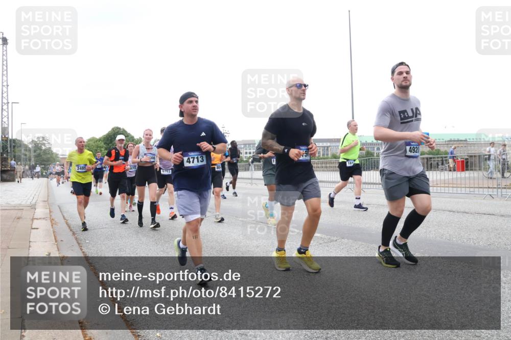29.06.2025 - hella hamburg halbmarathon Lena Gebhardt http://msf.ph/oto/8415272 29.06.2025 10:51:32 Lombardsbrücke 2485, 8672, 9763, 4713, 804, 161, 4920, 111, 1203, 1404, 1478, 1617, 1997, 2202, 2308, 2380, 2484, 2485, 2593, 2736, 2778, 3240, 3934, 3991, 4156, 4652, 4713, 4748, 4808, 4878, 4920, 5291, 5357, 5394, 5530, 5534, 5716, 5717, 6007, 6091, 6604, 6885, 6945, 6947, 6954, 6961, 7012, 7769, 7770, 7771, 7841, 7871, 7992, 8040, 8125, 8399, 8410, 8672, 9166, 9167, 9340, 9462, 9582, 9583, 9763, 10496, 10521, 10693, 10830, 11034, 11252, 11268, 11575, 11875, 12065 meine-sportfotos.de