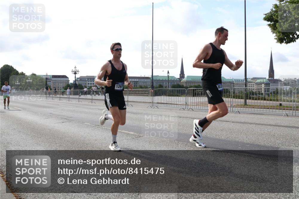 29.06.2025 - hella hamburg halbmarathon Lena Gebhardt http://msf.ph/oto/8415475 29.06.2025 09:40:16 Lombardsbrücke 1267, 34, 35, 52, 53, 54, 2144, 2659, 3720, 6380, 6530, 9151, 9255, 9447, 10650, 11678, 12678, 14302, 14717, 14933, 15495, 16068, 16120, 16245, 16988, 17402, 19075 meine-sportfotos.de