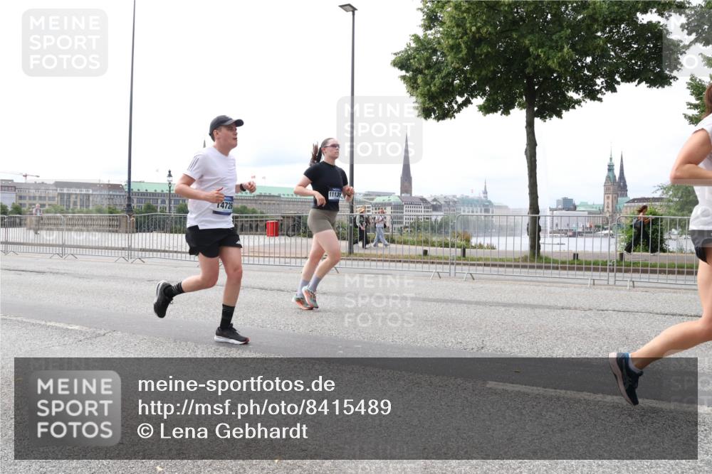 29.06.2025 - hella hamburg halbmarathon Lena Gebhardt http://msf.ph/oto/8415489 29.06.2025 10:26:14 Lombardsbrücke 14726, 11139, 1300, 1479, 3617, 4267, 4268, 4315, 4797, 4844, 5497, 6159, 6663, 6905, 7929, 8276, 8306, 8357, 8674, 8942, 10104, 10219, 11107, 11139, 11596, 11699, 11828, 11859, 12074, 12126, 12826, 12827, 12838, 12945, 12946, 13264, 14063, 14179, 14223, 14356, 14726, 14930, 16927, 17369, 17712, 18087, 19144 meine-sportfotos.de
