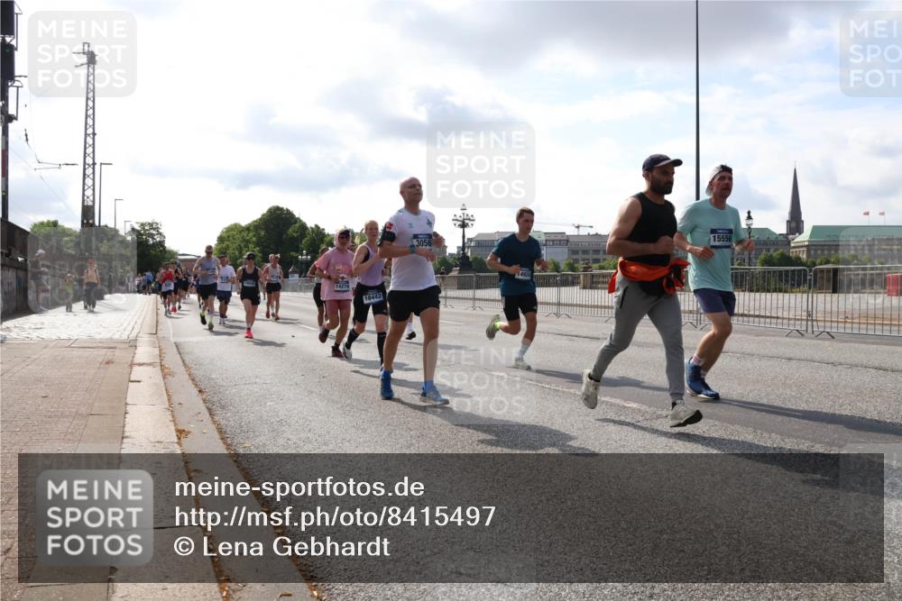 29.06.2025 - hella hamburg halbmarathon Lena Gebhardt http://msf.ph/oto/8415497 29.06.2025 09:50:52 Lombardsbrücke 14274, 18442, 3056, 14924, 15556, 1209, 1256, 1358, 1441, 1677, 1688, 1697, 1700, 1882, 1962, 2546, 2579, 2675, 2719, 2826, 3056, 3626, 3947, 4205, 4229, 4380, 4888, 4889, 4893, 5026, 5087, 5275, 5387, 5472, 5506, 5508, 5745, 5752, 5916, 6080, 6429, 6458, 6529, 6639, 6649, 6686, 6687, 7026, 7110, 7116, 7284, 7635, 8091, 8122, 8574, 8958, 8966, 9116, 9365, 9380, 9833, 10064, 10193, 10218, 10415, 10469, 10783, 10922, 11281, 11284, 11305, 11379 meine-sportfotos.de