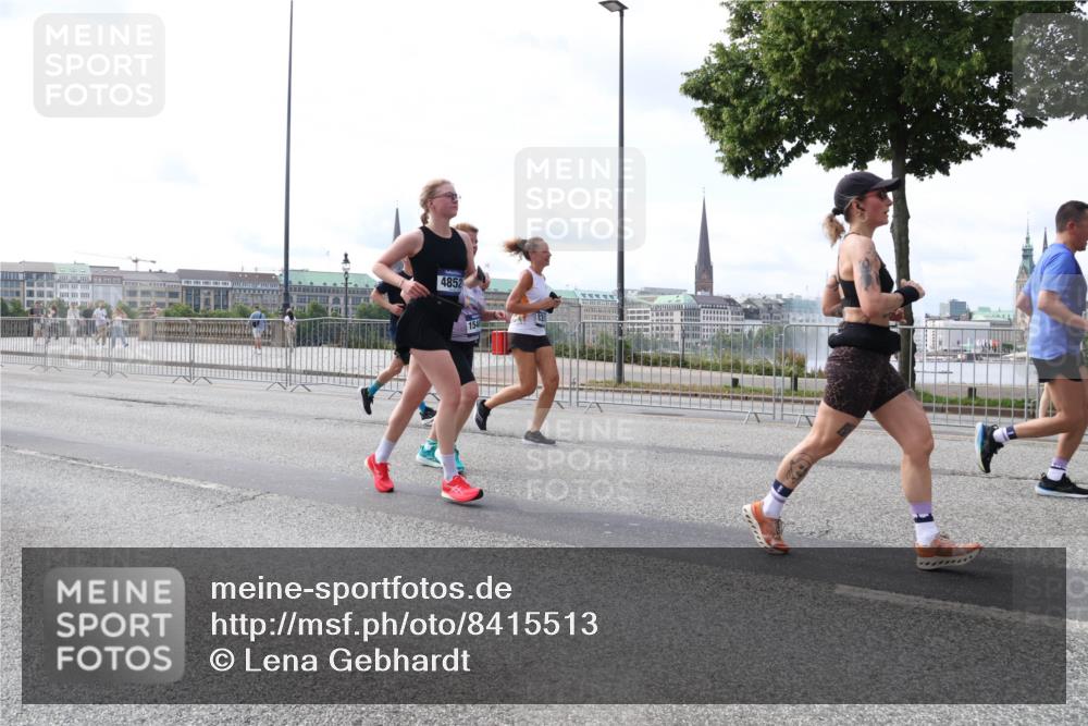 29.06.2025 - hella hamburg halbmarathon Lena Gebhardt http://msf.ph/oto/8415513 29.06.2025 10:17:34 Lombardsbrücke 4852, 1015, 1083, 1137, 1204, 1274, 1298, 1356, 1458, 1477, 1622, 1749, 1795, 2094, 2259, 2305, 2548, 2860, 2908, 3138, 3210, 3292, 3464, 3466, 3802, 3803, 4194, 4218, 4852, 5002, 5023, 5290, 5390, 5611, 5733, 5929, 5930, 5995, 6126, 6128, 6254, 6336, 6352, 6520, 6522, 6786, 7011, 7258, 7291, 7410, 7413, 7445, 7566, 7647, 7844, 7945, 8144, 8210, 8253, 8309, 8351, 8433, 8558, 8895, 8983, 9152, 9259, 9400, 9798, 9848, 10174 meine-sportfotos.de