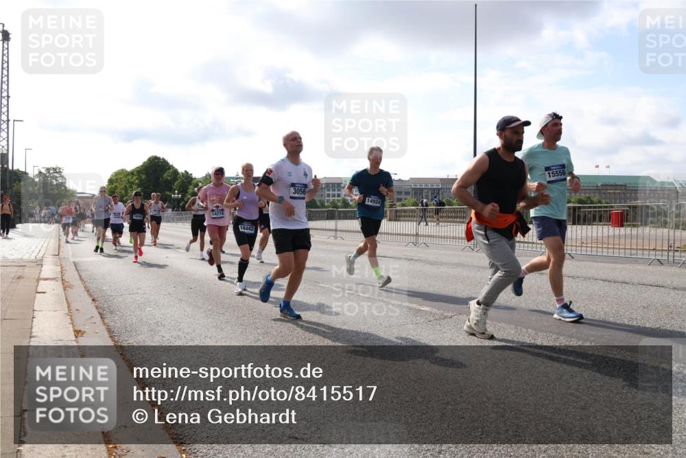 29.06.2025 - hella hamburg halbmarathon Lena Gebhardt http://msf.ph/oto/8415517 29.06.2025 09:50:53 Lombardsbrücke 15556, 1209, 1256, 1358, 1441, 1677, 1688, 1697, 1700, 1882, 1962, 2546, 2579, 2675, 2719, 3056, 3626, 3947, 4205, 4229, 4380, 4888, 4889, 4893, 5026, 5087, 5275, 5387, 5472, 5506, 5508, 5745, 5752, 5916, 6080, 6429, 6458, 6529, 6639, 6649, 6686, 6687, 7026, 7110, 7116, 7284, 7635, 8091, 8122, 8319, 8574, 8958, 8966, 9116, 9380, 9833, 10064, 10193, 10218, 10415, 10469, 10783, 10922, 11281, 11284, 11305, 11379 meine-sportfotos.de