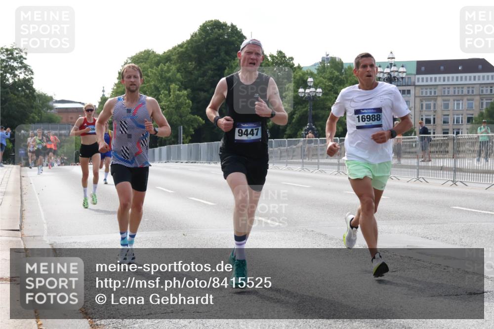 29.06.2025 - hella hamburg halbmarathon Lena Gebhardt http://msf.ph/oto/8415525 29.06.2025 09:40:18 Lombardsbrücke 06, 9447, 16988, 34, 35, 52, 53, 54, 2144, 2659, 3720, 6380, 6530, 9151, 9255, 9447, 10650, 11678, 12678, 14302, 14717, 14933, 15495, 16068, 16120, 16245, 16988, 19075 meine-sportfotos.de
