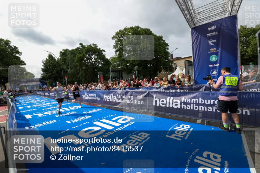 29.06.2025 - hella hamburg halbmarathon Zöllner http://msf.ph/oto/8415537 29.06.2025 10:26:34 Ziel 14728, 17040 meine-sportfotos.de