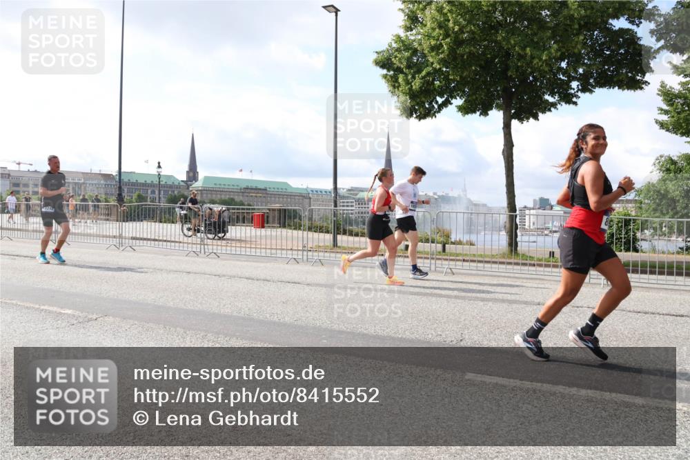 29.06.2025 - hella hamburg halbmarathon Lena Gebhardt http://msf.ph/oto/8415552 29.06.2025 10:05:05 Lombardsbrücke 3242, 1126, 1316, 1347, 1559, 1863, 2288, 2424, 2463, 2628, 2698, 3071, 3413, 3578, 4220, 4293, 4394, 4538, 4951, 5869, 6059, 6311, 6907, 6908, 7302, 7826, 8049, 8089, 8999, 9007, 9019, 9075, 9165, 9559, 9680, 10100, 10694, 10709, 10834, 11088, 11551, 11595, 12125, 12557, 12924, 13221, 13242, 13327, 13533, 13717, 14203, 15532, 16134, 16357, 16478, 16579, 16847, 16995, 17112, 17434, 17707, 17814, 17818, 18189, 18616, 18617, 19034 meine-sportfotos.de