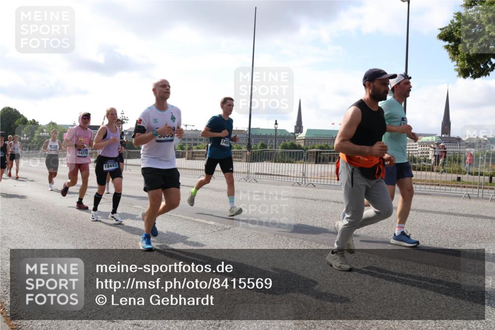 29.06.2025 - hella hamburg halbmarathon Lena Gebhardt http://msf.ph/oto/8415569 29.06.2025 09:50:53 Lombardsbrücke 14274, 45, 18442, 14924, 1209, 1256, 1358, 1441, 1677, 1688, 1697, 1700, 1882, 1962, 2546, 2579, 2675, 2719, 3056, 3626, 3947, 4205, 4229, 4380, 4888, 4889, 4893, 5026, 5087, 5275, 5387, 5472, 5506, 5508, 5745, 5752, 5916, 6080, 6429, 6458, 6529, 6639, 6649, 6686, 6687, 7026, 7110, 7116, 7284, 7635, 8091, 8122, 8319, 8574, 8958, 8966, 9116, 9380, 9833, 10064, 10193, 10218, 10415, 10469, 10783, 10922, 11281, 11284, 11305, 11379 meine-sportfotos.de