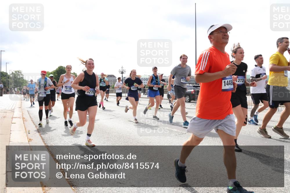 29.06.2025 - hella hamburg halbmarathon Lena Gebhardt http://msf.ph/oto/8415574 29.06.2025 10:42:16 Lombardsbrücke 11617, 6136, 3276, 18400, 1840, 17183, 1448, 2725, 1039, 1150, 1360, 1624, 1648, 1712, 1752, 1929, 1957, 2069, 2134, 2145, 2523, 2538, 2580, 2974, 3276, 3326, 3459, 3460, 3568, 3605, 4329, 4353, 4735, 4736, 4885, 4891, 4892, 5403, 5419, 5671, 5810, 6136, 6137, 6153, 6320, 6430, 6436, 6828, 6837, 6846, 6917, 7040, 7260, 7357, 7557, 7666, 7955, 8014, 8443, 8459, 8525, 8526, 8712, 8816, 8908, 9008, 9223, 9370, 9467, 9980, 10027, 10532, 10623 meine-sportfotos.de