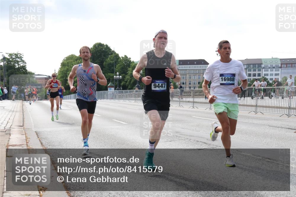 29.06.2025 - hella hamburg halbmarathon Lena Gebhardt http://msf.ph/oto/8415579 29.06.2025 09:40:18 Lombardsbrücke 6068, 9447, 16988, 34, 35, 52, 53, 54, 2144, 2659, 3720, 6380, 6530, 9151, 9255, 9447, 10650, 11678, 12678, 14302, 14717, 14933, 15495, 16068, 16120, 16245, 16988, 19075 meine-sportfotos.de