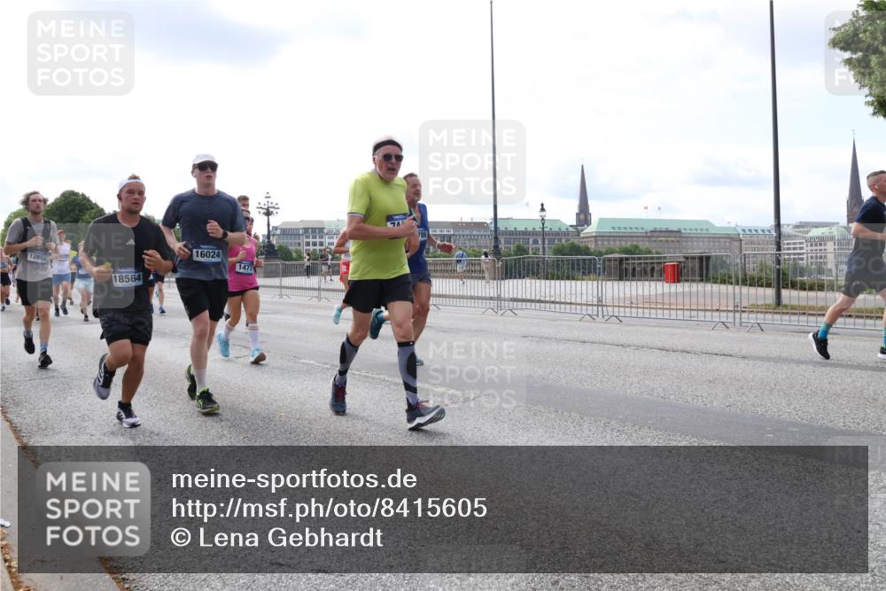 29.06.2025 - hella hamburg halbmarathon Lena Gebhardt http://msf.ph/oto/8415605 29.06.2025 10:17:35 Lombardsbrücke 12668, 18564, 16024, 1477, 7, 1015, 1083, 1204, 1274, 1298, 1356, 1458, 1477, 1622, 1749, 1795, 2094, 2259, 2305, 2548, 2860, 2908, 3138, 3210, 3292, 3464, 3466, 3802, 3803, 4194, 4218, 4852, 5002, 5023, 5290, 5390, 5611, 5733, 5929, 5930, 5995, 6126, 6128, 6254, 6336, 6352, 6520, 6522, 6786, 7011, 7258, 7291, 7410, 7413, 7445, 7566, 7647, 7844, 7945, 8144, 8210, 8253, 8309, 8351, 8433, 8558, 8895, 8983, 9152, 9259, 9400, 9798, 9848, 10174 meine-sportfotos.de