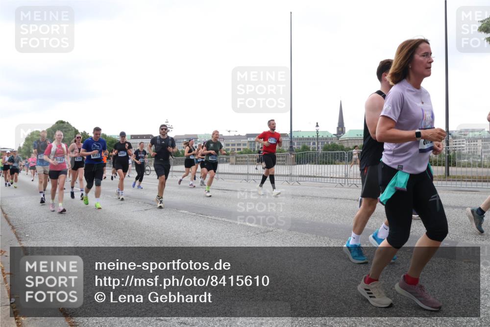 29.06.2025 - hella hamburg halbmarathon Lena Gebhardt http://msf.ph/oto/8415610 29.06.2025 10:51:36 Lombardsbrücke 487, 9583, 6091, 9582, 5394, 16642, 1478, 1617, 1997, 2202, 2308, 2380, 2484, 2485, 2593, 2736, 2778, 3240, 3991, 4156, 4652, 4713, 4748, 4808, 4878, 4920, 5291, 5357, 5394, 5530, 5534, 5716, 5717, 6007, 6091, 6604, 6885, 6945, 6947, 6954, 6961, 7012, 7769, 7841, 7871, 7992, 8040, 8125, 8399, 8410, 8672, 9166, 9167, 9220, 9340, 9462, 9582, 9583, 9590, 9594, 9673, 9763, 10496, 10521, 10693, 10830, 11034, 11268, 11575, 11875, 12065 meine-sportfotos.de