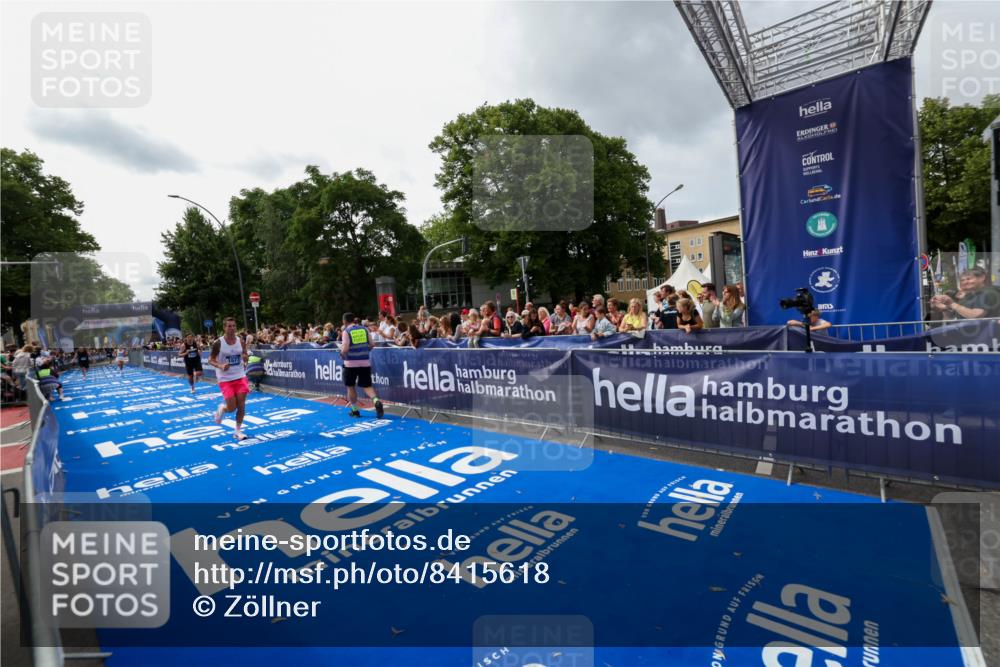29.06.2025 - hella hamburg halbmarathon Zöllner http://msf.ph/oto/8415618 29.06.2025 10:26:42 Ziel 1577, 9565, 10848, 19076 meine-sportfotos.de