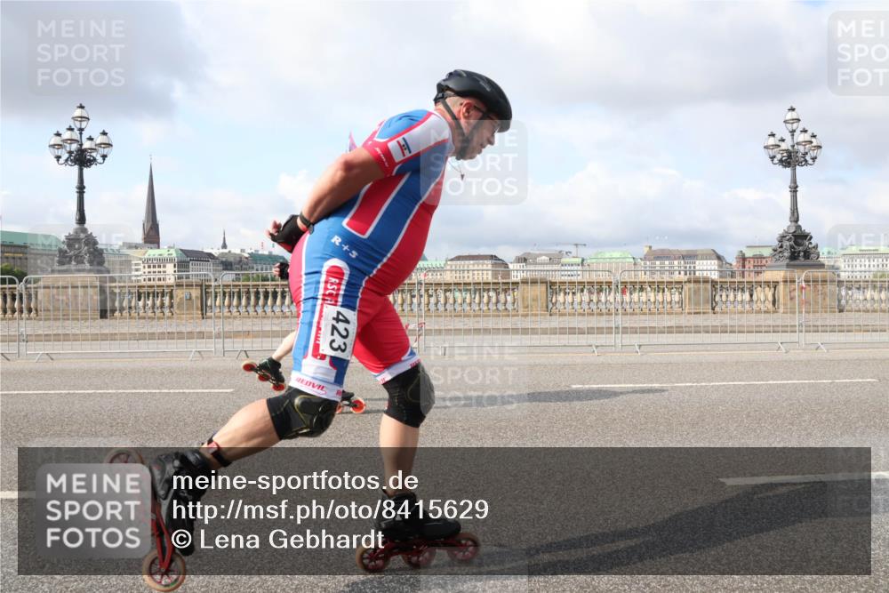 29.06.2025 - hella hamburg halbmarathon Lena Gebhardt http://msf.ph/oto/8415629 29.06.2025 08:56:33 Lombardsbrücke 423 meine-sportfotos.de