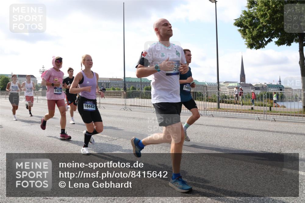 29.06.2025 - hella hamburg halbmarathon Lena Gebhardt http://msf.ph/oto/8415642 29.06.2025 09:50:54 Lombardsbrücke 16689, 1441, 14274, 18442, 56, 14924, 1209, 1256, 1358, 1441, 1677, 1697, 1700, 1882, 1962, 2546, 2579, 2675, 2719, 3056, 3626, 3947, 4205, 4229, 4380, 4888, 4889, 4893, 5026, 5087, 5275, 5387, 5472, 5506, 5508, 5745, 5752, 5916, 6080, 6429, 6458, 6529, 6593, 6639, 6649, 6686, 6687, 7026, 7110, 7116, 7284, 7635, 8091, 8122, 8319, 8574, 8958, 8966, 9116, 9371, 9380, 9755, 9833, 10064, 10193, 10218, 10415, 10469, 10783, 10922, 11281, 11284, 11305, 11379, 12153 meine-sportfotos.de