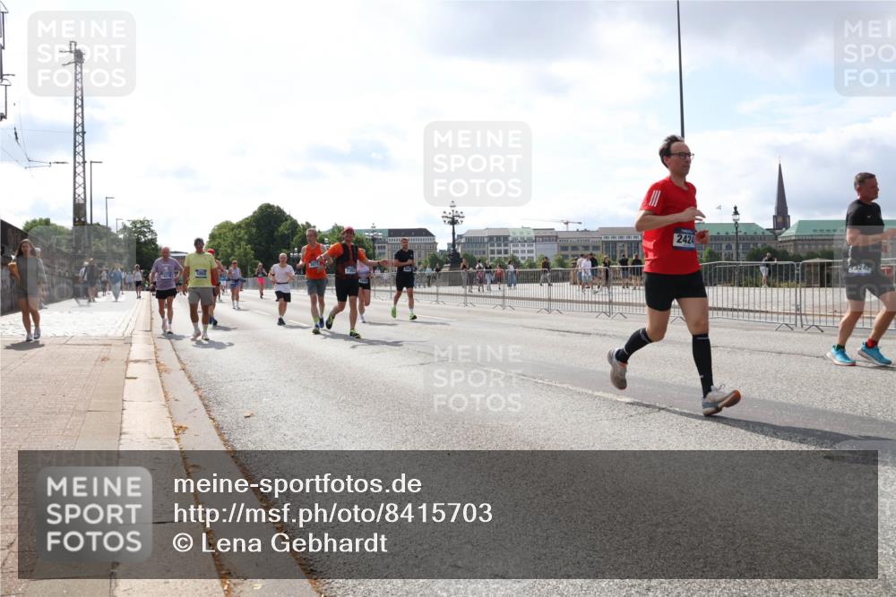 29.06.2025 - hella hamburg halbmarathon Lena Gebhardt http://msf.ph/oto/8415703 29.06.2025 10:05:06 Lombardsbrücke 586, 3071, 7302, 2424, 13242, 1126, 1316, 1347, 1559, 1863, 2288, 2424, 2463, 2628, 2698, 3071, 3413, 3578, 4220, 4293, 4394, 4538, 4951, 5869, 6059, 6311, 6907, 6908, 7302, 7826, 8049, 8089, 8999, 9007, 9019, 9075, 9165, 9559, 9680, 10100, 10694, 10709, 10834, 11088, 11551, 11595, 12125, 12557, 13221, 13242, 13327, 13533, 13717, 14203, 15532, 16092, 16134, 16357, 16478, 16579, 16847, 16995, 17112, 17707, 17814, 17818, 18189, 18616, 18617, 19034 meine-sportfotos.de