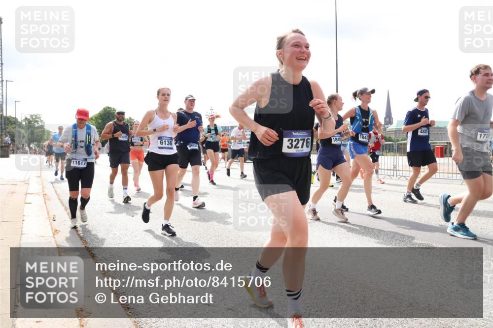 29.06.2025 - hella hamburg halbmarathon Lena Gebhardt http://msf.ph/oto/8415706 29.06.2025 10:42:17 Lombardsbrücke 11617, 3205, 15311, 6136, 9008, 3276, 1840, 1840, 4885, 171, 1039, 1150, 1360, 1624, 1648, 1712, 1752, 1929, 1957, 1994, 2069, 2134, 2145, 2523, 2538, 2580, 2974, 3276, 3326, 3459, 3460, 3568, 3605, 3874, 4329, 4353, 4735, 4736, 4778, 4885, 4891, 4892, 5403, 5419, 5671, 5810, 6136, 6137, 6153, 6430, 6436, 6828, 6837, 6846, 6917, 7040, 7260, 7357, 7557, 7666, 7955, 8014, 8459, 8525, 8526, 8712, 8816, 8908, 9008, 9223, 9370, 9467, 9980, 10027, 10532, 10623 meine-sportfotos.de