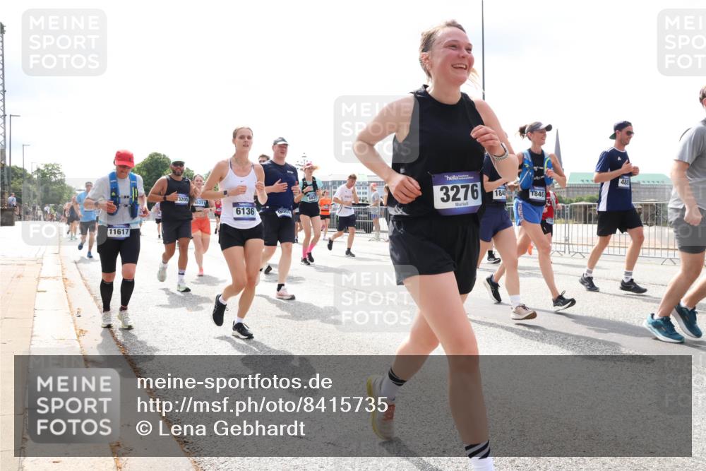 29.06.2025 - hella hamburg halbmarathon Lena Gebhardt http://msf.ph/oto/8415735 29.06.2025 10:42:17 Lombardsbrücke 11617, 15311, 6136, 900, 3276, 18, 840, 488, 1039, 1150, 1360, 1624, 1648, 1712, 1752, 1929, 1957, 1994, 2069, 2134, 2145, 2523, 2538, 2580, 2974, 3276, 3326, 3459, 3460, 3568, 3605, 3874, 4329, 4353, 4735, 4736, 4778, 4885, 4891, 4892, 5403, 5419, 5671, 5810, 6136, 6137, 6153, 6430, 6436, 6828, 6837, 6846, 6917, 7040, 7260, 7357, 7557, 7666, 7955, 8014, 8459, 8525, 8526, 8712, 8816, 8908, 9008, 9223, 9370, 9467, 9980, 10027, 10532, 10623 meine-sportfotos.de