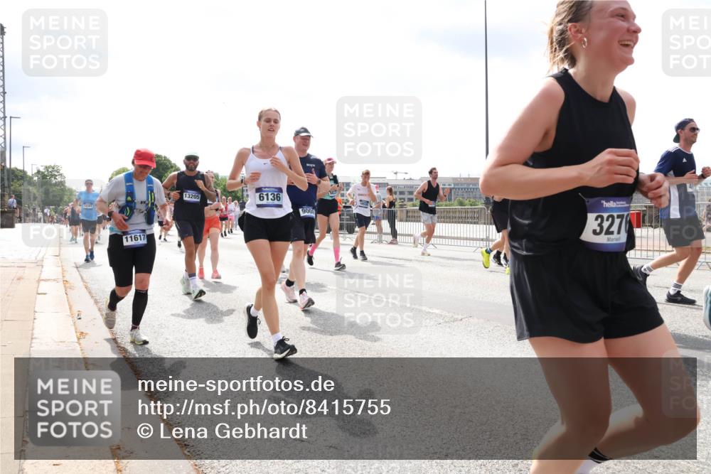 29.06.2025 - hella hamburg halbmarathon Lena Gebhardt http://msf.ph/oto/8415755 29.06.2025 10:42:17 Lombardsbrücke 11617, 13205, 6136, 900, 327, 1039, 1150, 1360, 1624, 1648, 1712, 1752, 1929, 1957, 1994, 2069, 2134, 2145, 2523, 2538, 2580, 2974, 3276, 3326, 3459, 3460, 3568, 3605, 3874, 4329, 4353, 4735, 4736, 4778, 4885, 4891, 4892, 5403, 5419, 5671, 5810, 6136, 6137, 6153, 6430, 6436, 6828, 6837, 6846, 6917, 7040, 7260, 7357, 7557, 7666, 7955, 8014, 8459, 8525, 8526, 8712, 8816, 8908, 9008, 9223, 9370, 9467, 9980, 10027, 10532, 10623 meine-sportfotos.de