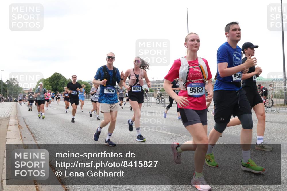 29.06.2025 - hella hamburg halbmarathon Lena Gebhardt http://msf.ph/oto/8415827 29.06.2025 10:51:39 Lombardsbrücke 5394, 4878, 2736, 5716, 13760, 2778, 9583, 9582, 1617, 1997, 2202, 2308, 2380, 2484, 2485, 2593, 2736, 2778, 3240, 3991, 4156, 4652, 4713, 4748, 4808, 4878, 4920, 5291, 5357, 5394, 5534, 5716, 5717, 6007, 6091, 6604, 6885, 6945, 6947, 6954, 6961, 7682, 7769, 7841, 7871, 7992, 8040, 8125, 8399, 8410, 8672, 9166, 9167, 9220, 9340, 9462, 9582, 9583, 9590, 9594, 9673, 9763, 10496, 10521, 10533, 10693, 10830, 11034, 11101, 11268, 11575, 11875, 12065 meine-sportfotos.de