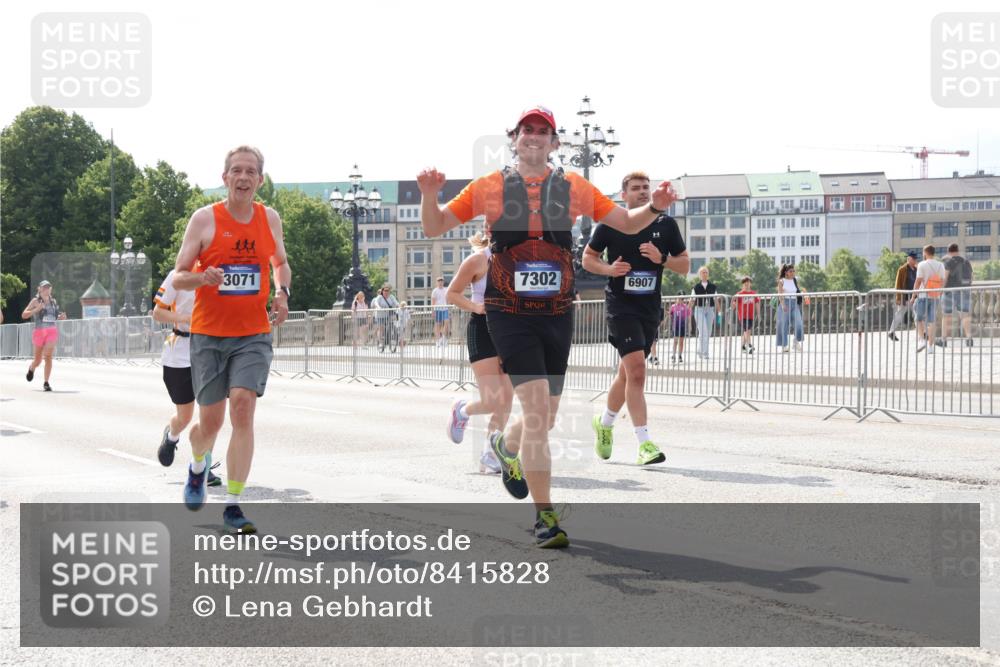29.06.2025 - hella hamburg halbmarathon Lena Gebhardt http://msf.ph/oto/8415828 29.06.2025 10:05:08 Lombardsbrücke 3071, 7302, 6907, 1126, 1316, 1347, 1559, 1863, 2288, 2298, 2424, 2463, 2628, 2698, 3071, 3413, 3578, 4220, 4293, 4394, 4538, 4951, 5073, 5869, 6059, 6311, 6907, 6908, 7302, 7826, 8049, 8089, 8999, 9007, 9019, 9075, 9165, 9559, 9680, 10100, 10694, 11088, 11551, 11595, 12125, 12557, 13221, 13242, 13327, 13533, 13717, 14203, 15532, 16092, 16134, 16357, 16478, 16579, 16847, 16995, 17112, 17707, 17814, 17818, 18189, 18616, 18617, 19034 meine-sportfotos.de