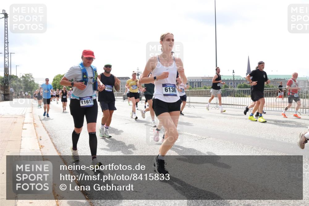 29.06.2025 - hella hamburg halbmarathon Lena Gebhardt http://msf.ph/oto/8415833 29.06.2025 10:42:18 Lombardsbrücke 14381, 4713, 11617, 13205, 8014, 6136, 1039, 1150, 1360, 1624, 1648, 1752, 1929, 1957, 1994, 2069, 2134, 2145, 2523, 2538, 2580, 2974, 3276, 3326, 3459, 3460, 3568, 3605, 3874, 4329, 4353, 4735, 4736, 4778, 4885, 4891, 4892, 5403, 5419, 5671, 5810, 6136, 6137, 6153, 6430, 6436, 6828, 6837, 6846, 6917, 7040, 7260, 7357, 7557, 7666, 7955, 8014, 8459, 8525, 8526, 8712, 8816, 8908, 9008, 9223, 9370, 9467, 9980, 10027, 10532, 10623 meine-sportfotos.de