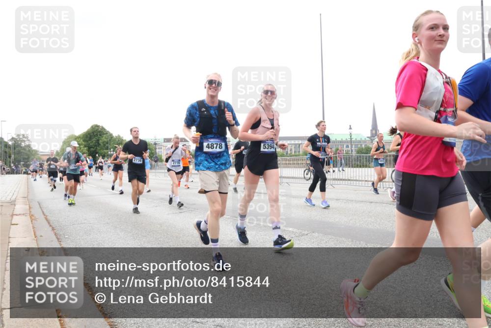 29.06.2025 - hella hamburg halbmarathon Lena Gebhardt http://msf.ph/oto/8415844 29.06.2025 10:51:39 Lombardsbrücke 2736, 2778, 13769, 4878, 5394, 1617, 1997, 2202, 2308, 2380, 2484, 2485, 2593, 2736, 2778, 3240, 3991, 4156, 4652, 4713, 4748, 4808, 4878, 4920, 5291, 5357, 5394, 5534, 5716, 5717, 6007, 6091, 6604, 6885, 6945, 6947, 6954, 6961, 7682, 7769, 7841, 7871, 7992, 8040, 8125, 8399, 8410, 8672, 9166, 9167, 9220, 9340, 9462, 9582, 9583, 9590, 9594, 9673, 9763, 10496, 10521, 10533, 10693, 10830, 11034, 11101, 11268, 11575, 11875, 12065 meine-sportfotos.de