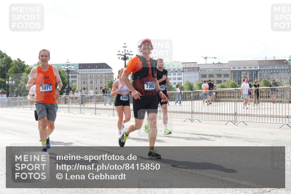 29.06.2025 - hella hamburg halbmarathon Lena Gebhardt http://msf.ph/oto/8415850 29.06.2025 10:05:08 Lombardsbrücke 3071, 6908, 7302, 6907, 1126, 1316, 1347, 1559, 1863, 2288, 2298, 2424, 2463, 2628, 2698, 3071, 3413, 3578, 4220, 4293, 4394, 4538, 4951, 5073, 5869, 6059, 6311, 6907, 6908, 7302, 7826, 8049, 8089, 8999, 9007, 9019, 9075, 9165, 9559, 9680, 10100, 10694, 11088, 11551, 11595, 12125, 12557, 13221, 13242, 13327, 13533, 13717, 14203, 15532, 16092, 16134, 16357, 16478, 16579, 16847, 16995, 17112, 17707, 17814, 17818, 18189, 18616, 18617, 19034 meine-sportfotos.de