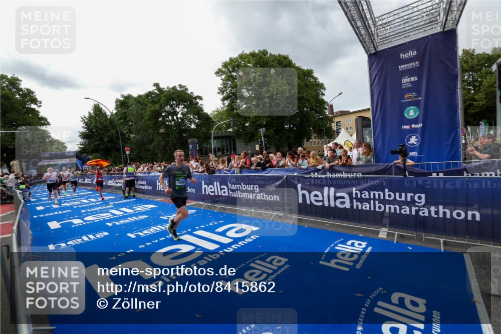 29.06.2025 - hella hamburg halbmarathon Zöllner http://msf.ph/oto/8415862 29.06.2025 10:27:02 Ziel 9079, 12641, 12992, 13780, 13956, 14828, 15023, 15671, 19050 meine-sportfotos.de