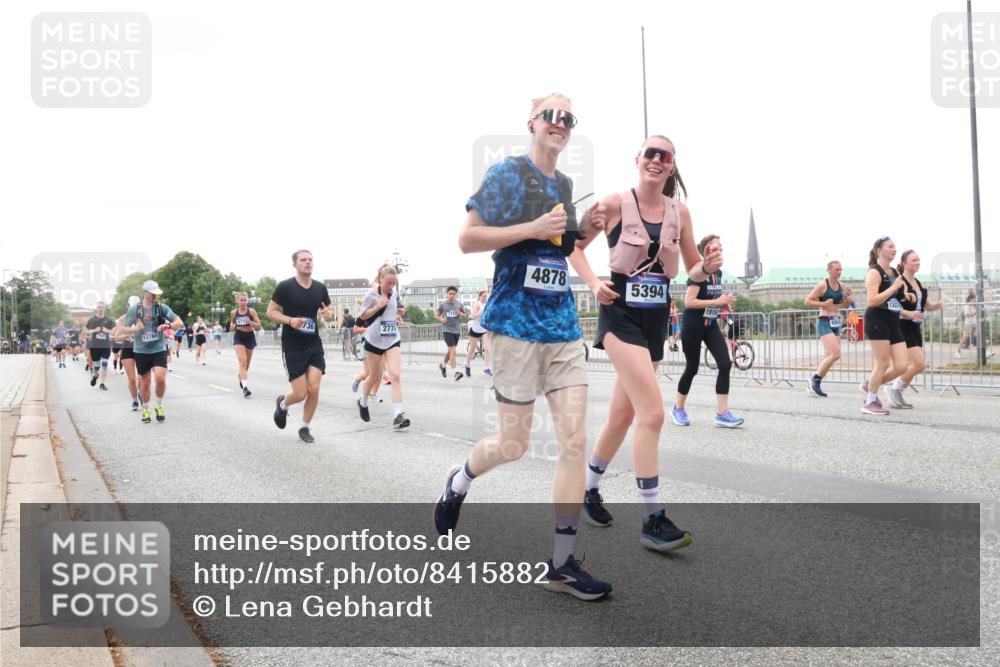 29.06.2025 - hella hamburg halbmarathon Lena Gebhardt http://msf.ph/oto/8415882 29.06.2025 10:51:39 Lombardsbrücke 13769, 4878, 5394, 1617, 1997, 2202, 2308, 2380, 2484, 2485, 2593, 2736, 2778, 3240, 3991, 4156, 4652, 4713, 4748, 4808, 4878, 4920, 5291, 5357, 5394, 5534, 5716, 5717, 6007, 6091, 6604, 6885, 6945, 6947, 6954, 6961, 7682, 7769, 7841, 7871, 7992, 8040, 8125, 8399, 8410, 8672, 9166, 9167, 9220, 9340, 9462, 9582, 9583, 9590, 9594, 9673, 9763, 10496, 10521, 10533, 10693, 10830, 11034, 11101, 11268, 11575, 11875, 12065 meine-sportfotos.de