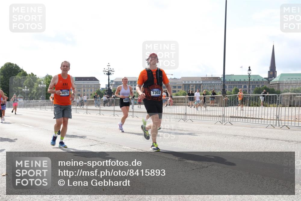 29.06.2025 - hella hamburg halbmarathon Lena Gebhardt http://msf.ph/oto/8415893 29.06.2025 10:05:08 Lombardsbrücke 3071, 6908, 7302, 1126, 1316, 1347, 1559, 1863, 2288, 2298, 2424, 2463, 2628, 2698, 3071, 3413, 3578, 4220, 4293, 4394, 4538, 4951, 5073, 5869, 6059, 6311, 6907, 6908, 7302, 7826, 8049, 8089, 8999, 9007, 9019, 9075, 9165, 9559, 9680, 10100, 10694, 11088, 11551, 11595, 12125, 12557, 13221, 13242, 13327, 13533, 13717, 14203, 15532, 16092, 16134, 16357, 16478, 16579, 16847, 16995, 17112, 17707, 17814, 17818, 18189, 18616, 18617, 19034 meine-sportfotos.de