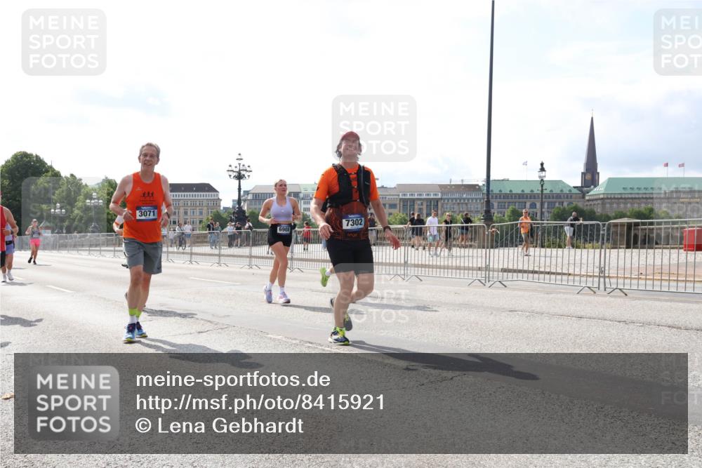 29.06.2025 - hella hamburg halbmarathon Lena Gebhardt http://msf.ph/oto/8415921 29.06.2025 10:05:09 Lombardsbrücke 3071, 6908, 7302, 1126, 1316, 1347, 1559, 1863, 2288, 2298, 2424, 2463, 2628, 2698, 3071, 3413, 3578, 4014, 4220, 4394, 4538, 4951, 5073, 6059, 6311, 6907, 6908, 7302, 7826, 8049, 8089, 8999, 9007, 9019, 9075, 9165, 9559, 9680, 10100, 10694, 11088, 11551, 11595, 11784, 12125, 12557, 13221, 13242, 13327, 13533, 13717, 14203, 15532, 16092, 16134, 16357, 16478, 16579, 16847, 16995, 17112, 17707, 17814, 17818, 18189, 18616, 18617, 19034 meine-sportfotos.de