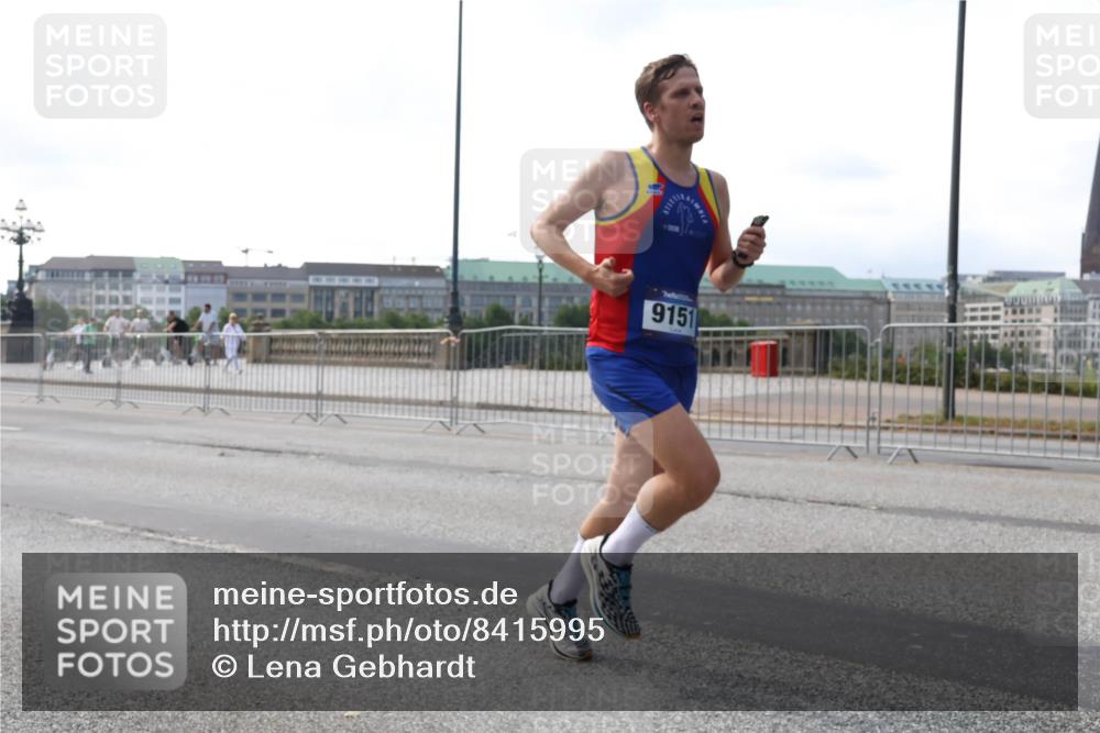 29.06.2025 - hella hamburg halbmarathon Lena Gebhardt http://msf.ph/oto/8415995 29.06.2025 09:40:25 Lombardsbrücke 9151, 34, 35, 52, 53, 54, 2144, 2659, 3720, 5253, 6530, 6816, 9151, 9255, 9447, 9475, 10650, 11210, 12373, 12678, 14302, 14717, 15495, 16068, 16120, 16245, 16988, 18930, 19075 meine-sportfotos.de