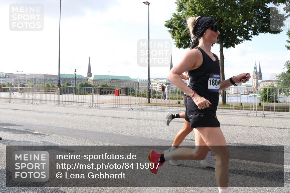 29.06.2025 - hella hamburg halbmarathon Lena Gebhardt http://msf.ph/oto/8415997 29.06.2025 09:50:56 Lombardsbrücke 1804, 1209, 1256, 1358, 1441, 1677, 1697, 1700, 1882, 1962, 2546, 2579, 2675, 2719, 3056, 3626, 3947, 4205, 4229, 4380, 4854, 4888, 4889, 4893, 5026, 5087, 5275, 5387, 5472, 5506, 5508, 5745, 5752, 5916, 6080, 6429, 6458, 6529, 6593, 6639, 6686, 6687, 7026, 7110, 7116, 7284, 7635, 8091, 8122, 8319, 8574, 8958, 8966, 9116, 9371, 9380, 9755, 9833, 10064, 10193, 10415, 10469, 10783, 10922, 11281, 11284, 11305, 11379, 12153 meine-sportfotos.de