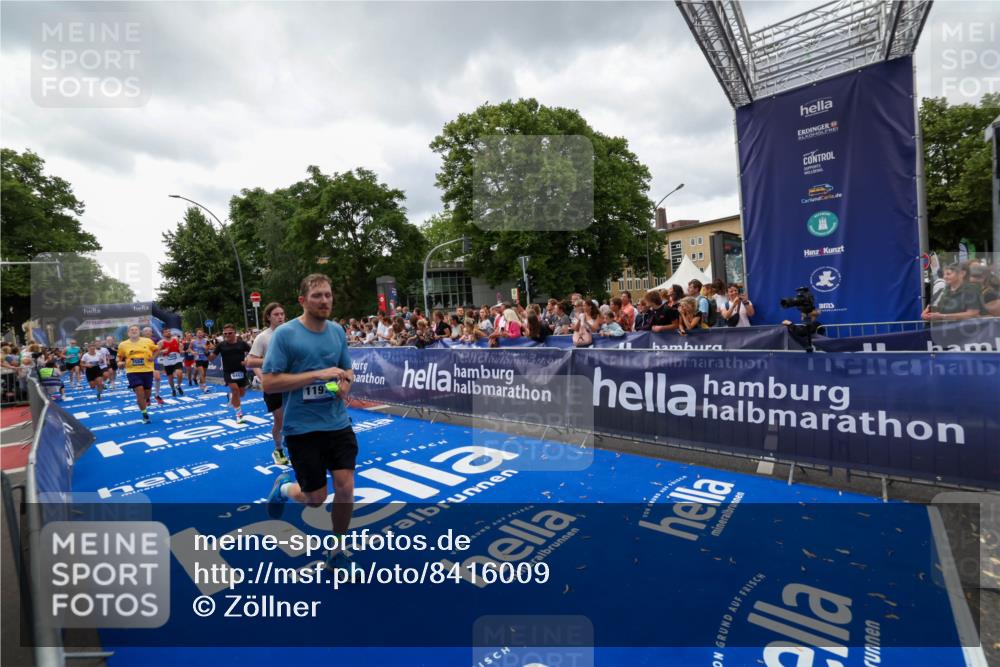 29.06.2025 - hella hamburg halbmarathon Zöllner http://msf.ph/oto/8416009 29.06.2025 10:49:44 Ziel 2504, 2706, 2937, 3060, 3543, 5894, 5978, 6115, 7332, 9463, 9551, 9619, 9723, 11977, 13159, 14794, 16843, 16877, 17282, 18058, 18451, 18926 meine-sportfotos.de