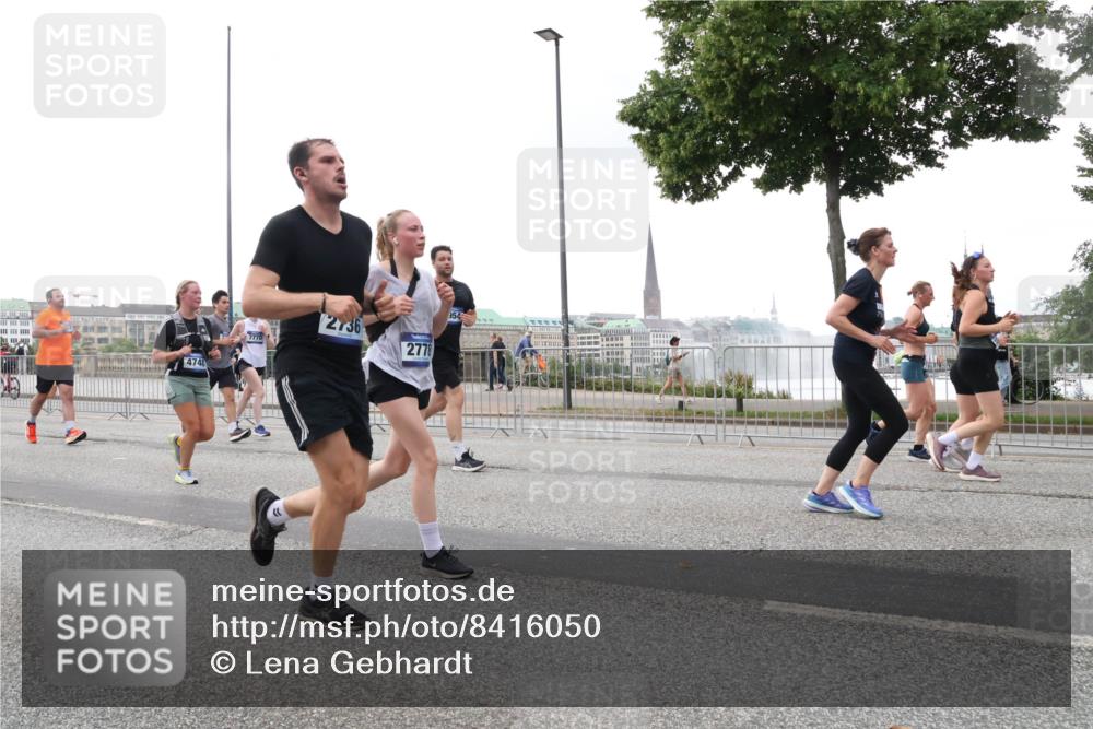 29.06.2025 - hella hamburg halbmarathon Lena Gebhardt http://msf.ph/oto/8416050 29.06.2025 10:51:41 Lombardsbrücke 4748, 7770, 2736, 2778, 354, 1617, 1997, 2202, 2308, 2380, 2484, 2485, 2593, 2736, 2778, 3240, 3991, 4652, 4748, 4808, 4878, 5291, 5357, 5394, 5534, 5716, 5717, 6007, 6091, 6604, 6885, 6945, 6947, 6954, 6961, 7682, 7769, 7841, 7871, 7992, 8040, 8125, 8399, 8672, 9166, 9220, 9340, 9462, 9582, 9583, 9590, 9594, 9673, 9763, 10496, 10521, 10533, 10693, 10830, 11034, 11101, 11268, 11575, 11875, 12065 meine-sportfotos.de