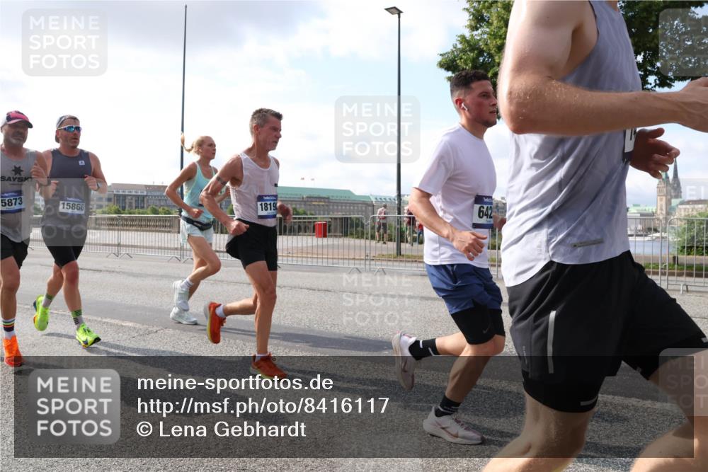 29.06.2025 - hella hamburg halbmarathon Lena Gebhardt http://msf.ph/oto/8416117 29.06.2025 09:50:57 Lombardsbrücke 5873, 15866, 1819, 642, 1209, 1256, 1358, 1441, 1677, 1697, 1700, 1882, 1962, 2546, 2579, 2675, 2719, 3056, 3626, 3947, 4205, 4229, 4380, 4854, 4888, 4889, 4893, 5026, 5087, 5275, 5387, 5472, 5506, 5508, 5745, 5752, 5916, 6080, 6429, 6458, 6529, 6593, 6639, 6686, 6687, 6901, 7026, 7110, 7116, 7284, 7635, 8091, 8122, 8319, 8574, 8958, 8966, 9116, 9262, 9371, 9380, 9755, 9833, 10064, 10193, 10415, 10469, 10783, 10922, 11281, 11284, 11305, 11379, 11907, 12153 meine-sportfotos.de