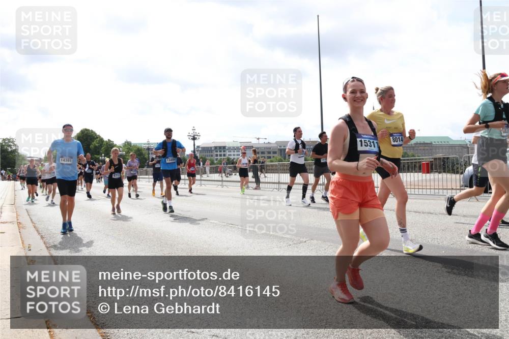 29.06.2025 - hella hamburg halbmarathon Lena Gebhardt http://msf.ph/oto/8416145 29.06.2025 10:42:20 Lombardsbrücke 14381, 8712, 13456, 1410, 15311, 0837, 8014, 1039, 1150, 1360, 1624, 1648, 1752, 1929, 1957, 1994, 2069, 2134, 2145, 2523, 2538, 2580, 2974, 3276, 3326, 3459, 3460, 3568, 3605, 3874, 4329, 4353, 4735, 4736, 4778, 4885, 4891, 4892, 5403, 5417, 5419, 5671, 5810, 6136, 6137, 6153, 6430, 6436, 6828, 6837, 6846, 6917, 7040, 7260, 7357, 7557, 7666, 8014, 8459, 8525, 8526, 8529, 8712, 8816, 8908, 9008, 9223, 9370, 9467, 9980, 10027, 10454, 10532, 10623 meine-sportfotos.de