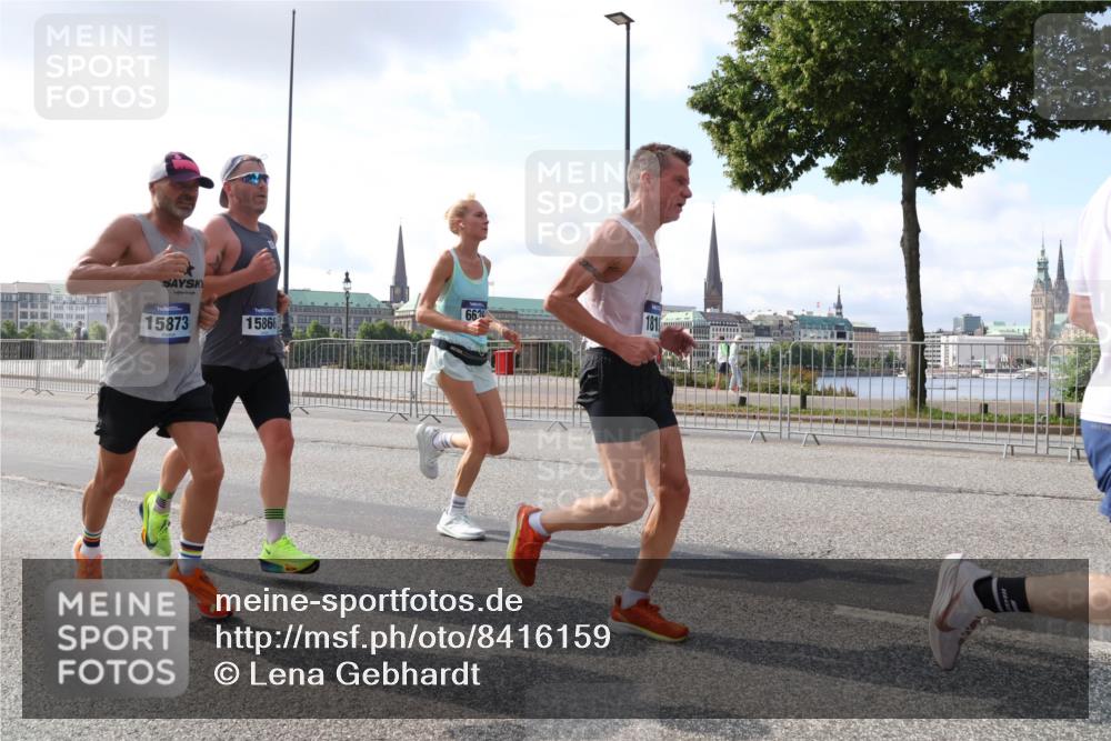 29.06.2025 - hella hamburg halbmarathon Lena Gebhardt http://msf.ph/oto/8416159 29.06.2025 09:50:58 Lombardsbrücke 15873, 6630, 15866, 181, 1209, 1256, 1358, 1441, 1677, 1697, 1700, 1882, 1962, 2546, 2579, 2675, 2719, 3056, 3626, 3947, 4205, 4229, 4380, 4854, 4888, 4889, 4893, 5026, 5087, 5275, 5387, 5472, 5506, 5508, 5745, 5752, 5916, 6080, 6429, 6529, 6593, 6639, 6686, 6687, 6721, 6901, 7026, 7110, 7116, 7284, 7635, 8091, 8122, 8319, 8574, 8958, 8966, 9262, 9313, 9371, 9380, 9755, 9833, 10064, 10193, 10415, 10469, 10783, 10922, 11281, 11284, 11305, 11907, 12153 meine-sportfotos.de