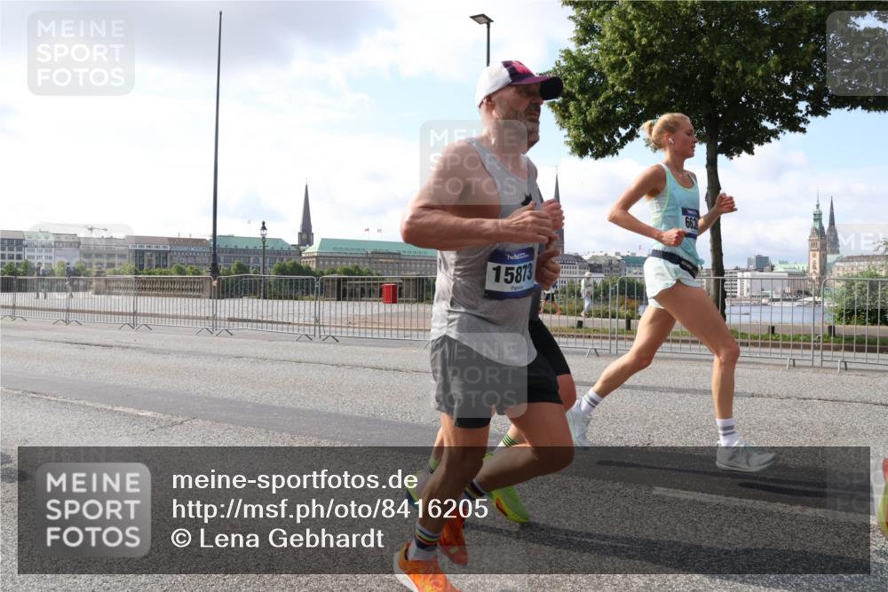 29.06.2025 - hella hamburg halbmarathon Lena Gebhardt http://msf.ph/oto/8416205 29.06.2025 09:50:58 Lombardsbrücke 15873, 1209, 1256, 1358, 1441, 1677, 1697, 1700, 1882, 1962, 2546, 2579, 2675, 2719, 3056, 3626, 3947, 4205, 4229, 4380, 4854, 4888, 4889, 4893, 5026, 5087, 5275, 5387, 5472, 5506, 5508, 5745, 5752, 5916, 6080, 6429, 6529, 6593, 6639, 6686, 6687, 6721, 6901, 7026, 7110, 7116, 7284, 7635, 8091, 8122, 8319, 8574, 8958, 8966, 9262, 9313, 9371, 9380, 9755, 9833, 10064, 10193, 10415, 10469, 10783, 10922, 11281, 11284, 11305, 11907, 12153 meine-sportfotos.de