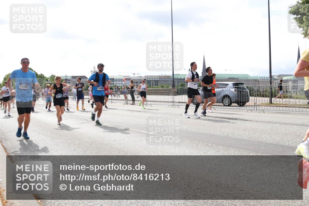 29.06.2025 - hella hamburg halbmarathon Lena Gebhardt http://msf.ph/oto/8416213 29.06.2025 10:42:21 Lombardsbrücke 14381, 8712, 110, 11074, 13456, 1243, 1039, 1150, 1360, 1624, 1648, 1752, 1929, 1957, 1994, 2069, 2134, 2145, 2523, 2538, 2580, 2974, 3276, 3326, 3459, 3460, 3568, 3605, 3874, 4329, 4334, 4353, 4735, 4736, 4778, 4885, 4891, 4892, 5403, 5417, 5419, 5671, 5810, 6136, 6137, 6153, 6430, 6436, 6764, 6828, 6837, 6846, 6917, 7040, 7260, 7357, 7557, 7666, 8014, 8459, 8525, 8526, 8529, 8712, 8816, 8908, 9008, 9223, 9370, 9980, 10027, 10454, 10532, 10623 meine-sportfotos.de