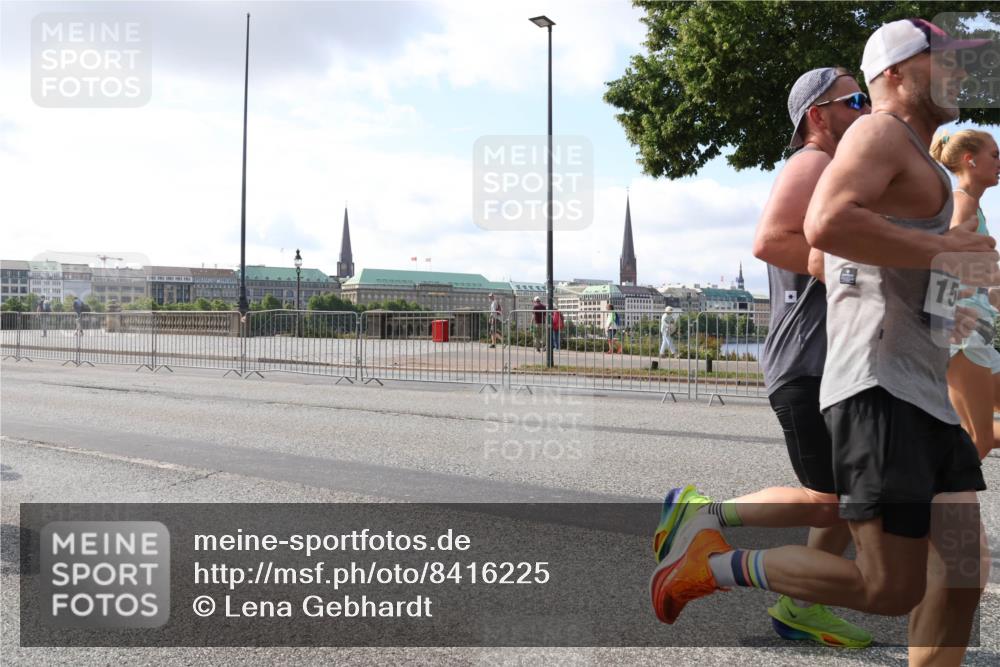 29.06.2025 - hella hamburg halbmarathon Lena Gebhardt http://msf.ph/oto/8416225 29.06.2025 09:50:58 Lombardsbrücke 152, 1209, 1256, 1358, 1441, 1677, 1697, 1700, 1882, 1962, 2546, 2579, 2675, 2719, 3056, 3626, 3947, 4205, 4229, 4380, 4854, 4888, 4889, 4893, 5026, 5087, 5275, 5387, 5472, 5506, 5508, 5745, 5752, 5916, 6080, 6429, 6529, 6593, 6639, 6686, 6687, 6721, 6901, 7026, 7110, 7116, 7284, 7635, 8091, 8122, 8319, 8574, 8958, 8966, 9262, 9313, 9371, 9380, 9755, 9833, 10064, 10193, 10415, 10469, 10783, 10922, 11281, 11284, 11305, 11907, 12153 meine-sportfotos.de