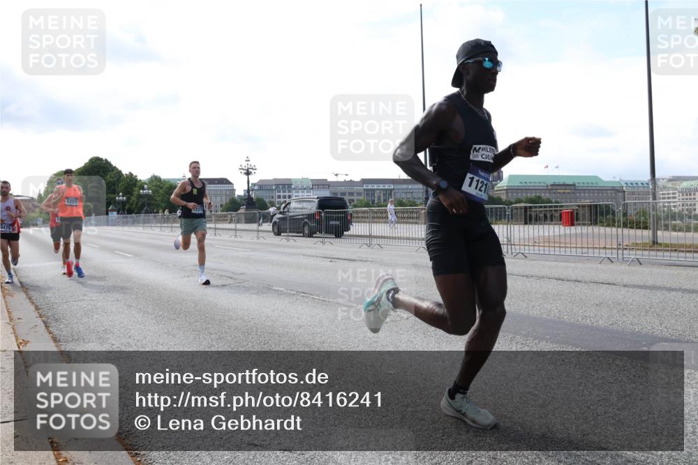 29.06.2025 - hella hamburg halbmarathon Lena Gebhardt http://msf.ph/oto/8416241 29.06.2025 09:40:30 Lombardsbrücke 9475, 5253, 1121, 34, 35, 52, 54, 2144, 2659, 3720, 5253, 6530, 6816, 9151, 9255, 9447, 9475, 10650, 11210, 11829, 12373, 12678, 14302, 14717, 15495, 16068, 16120, 16245, 16988, 18930, 19075 meine-sportfotos.de