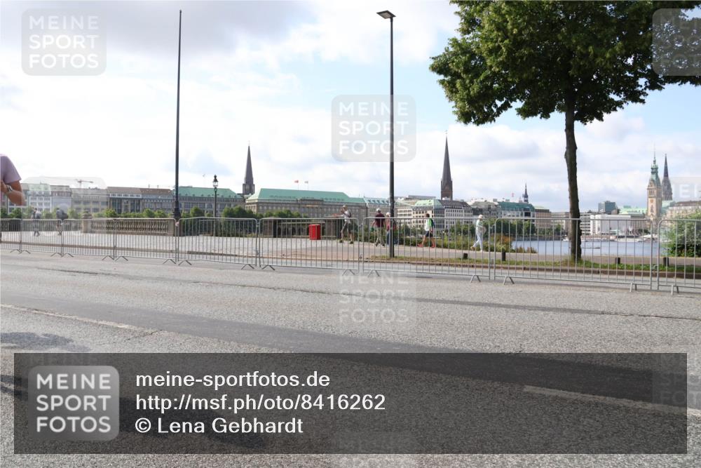 29.06.2025 - hella hamburg halbmarathon Lena Gebhardt http://msf.ph/oto/8416262 29.06.2025 09:50:59 Lombardsbrücke 1209, 1256, 1358, 1441, 1677, 1697, 1700, 1962, 2546, 2579, 2675, 2719, 3056, 3626, 3947, 4205, 4229, 4380, 4854, 4888, 4889, 4893, 5026, 5087, 5275, 5387, 5472, 5506, 5508, 5752, 5916, 6080, 6429, 6593, 6639, 6686, 6687, 6721, 6901, 7026, 7110, 7116, 7284, 7635, 7693, 8091, 8122, 8319, 8574, 8958, 8966, 9262, 9313, 9371, 9380, 9755, 9833, 10064, 10193, 10415, 10469, 10783, 10922, 11281, 11284, 11305, 11907, 12153 meine-sportfotos.de