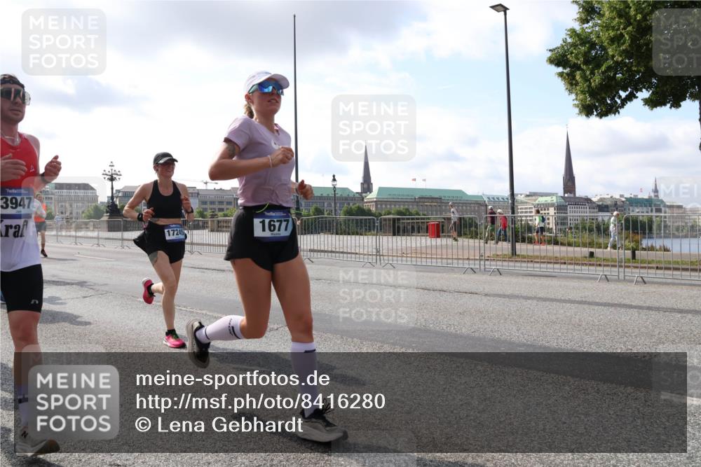 29.06.2025 - hella hamburg halbmarathon Lena Gebhardt http://msf.ph/oto/8416280 29.06.2025 09:50:59 Lombardsbrücke 3947, 17245, 1677, 1209, 1256, 1358, 1441, 1677, 1697, 1700, 1962, 2546, 2579, 2675, 2719, 3056, 3626, 3947, 4205, 4229, 4380, 4854, 4888, 4889, 4893, 5026, 5087, 5275, 5387, 5472, 5506, 5508, 5752, 5916, 6080, 6429, 6593, 6639, 6686, 6687, 6721, 6901, 7026, 7110, 7116, 7284, 7635, 7693, 8091, 8122, 8319, 8574, 8958, 8966, 9262, 9313, 9371, 9380, 9755, 9833, 10064, 10193, 10415, 10469, 10783, 10922, 11281, 11284, 11305, 11907, 12153 meine-sportfotos.de
