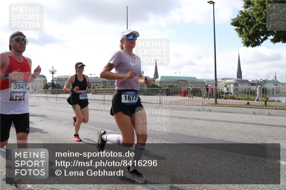 29.06.2025 - hella hamburg halbmarathon Lena Gebhardt http://msf.ph/oto/8416296 29.06.2025 09:50:59 Lombardsbrücke 3947, 17245, 1677, 1209, 1256, 1358, 1441, 1677, 1697, 1700, 1962, 2546, 2579, 2675, 2719, 3056, 3626, 3947, 4205, 4229, 4380, 4854, 4888, 4889, 4893, 5026, 5087, 5275, 5387, 5472, 5506, 5508, 5752, 5916, 6080, 6429, 6593, 6639, 6686, 6687, 6721, 6901, 7026, 7110, 7116, 7284, 7635, 7693, 8091, 8122, 8319, 8574, 8958, 8966, 9262, 9313, 9371, 9380, 9755, 9833, 10064, 10193, 10415, 10469, 10783, 10922, 11281, 11284, 11305, 11907, 12153 meine-sportfotos.de