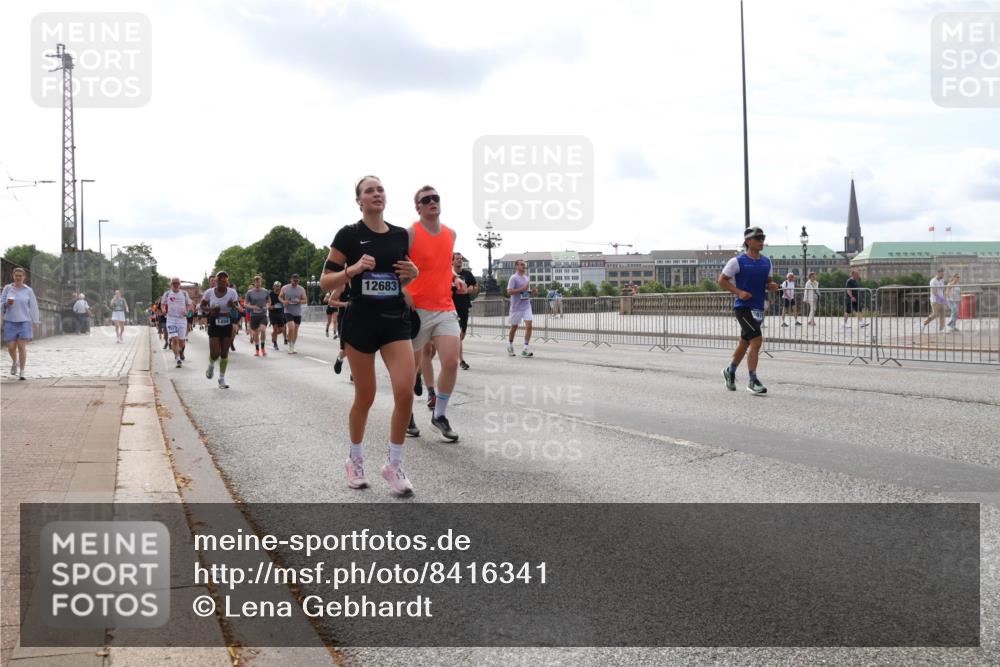 29.06.2025 - hella hamburg halbmarathon Lena Gebhardt http://msf.ph/oto/8416341 29.06.2025 10:17:45 Lombardsbrücke 1458, 12683, 1015, 1159, 1160, 1204, 1274, 1458, 1477, 1622, 1641, 1749, 1795, 2094, 2259, 2305, 2548, 2860, 2931, 3138, 3292, 3802, 3803, 4194, 4218, 4852, 5002, 5004, 5290, 5611, 5733, 6254, 6336, 6352, 6520, 6786, 7011, 7094, 7258, 7291, 7410, 7413, 7445, 7566, 7641, 7647, 7649, 7844, 7945, 8128, 8144, 8210, 8309, 8351, 8433, 8607, 8799, 8895, 9400, 9717, 9734, 9798, 9848, 9964, 10174, 10332, 10509 meine-sportfotos.de